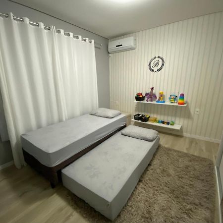 Casa Confortavel Com Piscina Сан-Жозе Экстерьер фото